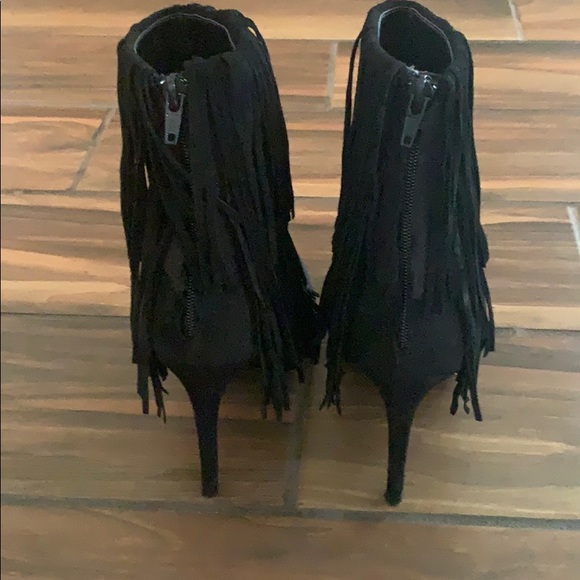 Like new Zara booties - Picture 3 of 3